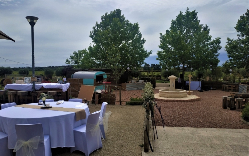 La terrasse avec vue sur la fontaine