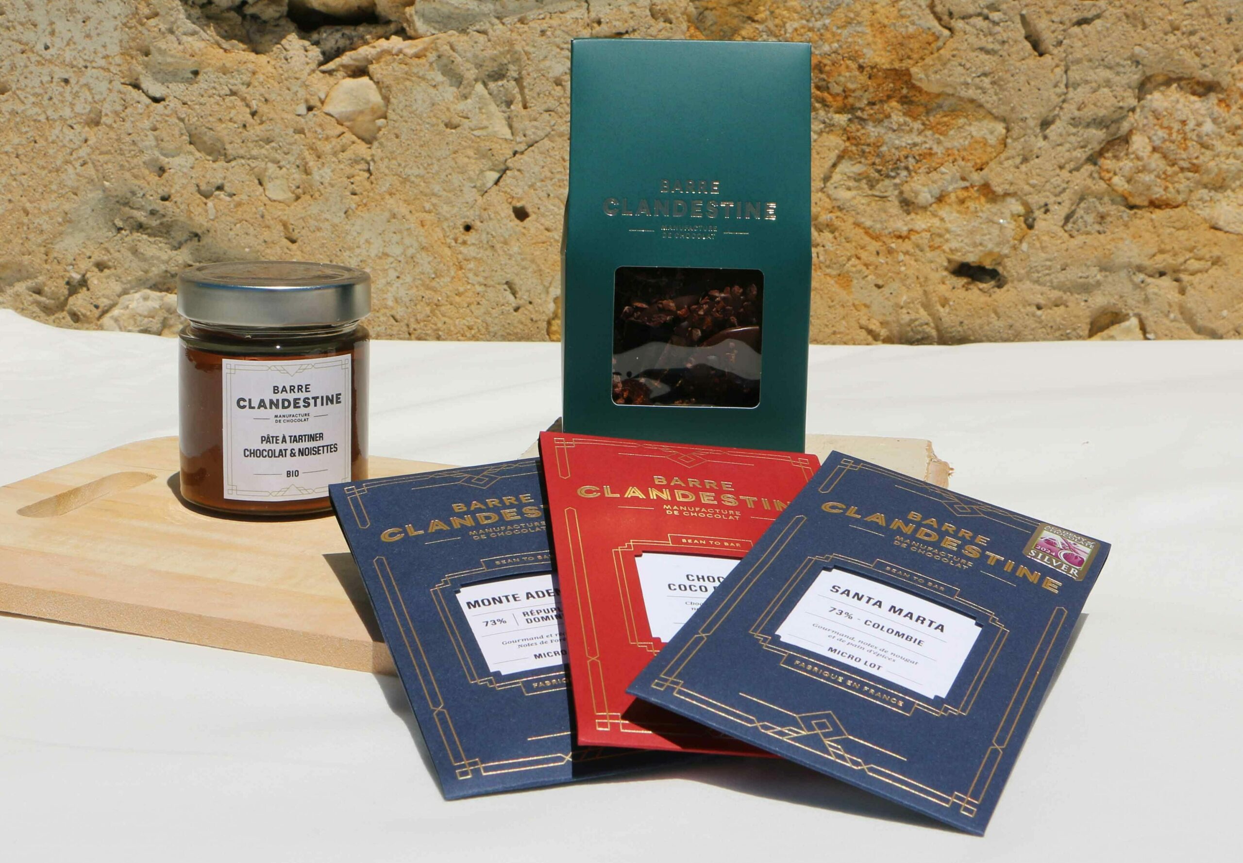 Chocolats "bean to bar" de la fève à la tablette, Barre Clandestine. Fabrication artisanale et locale.